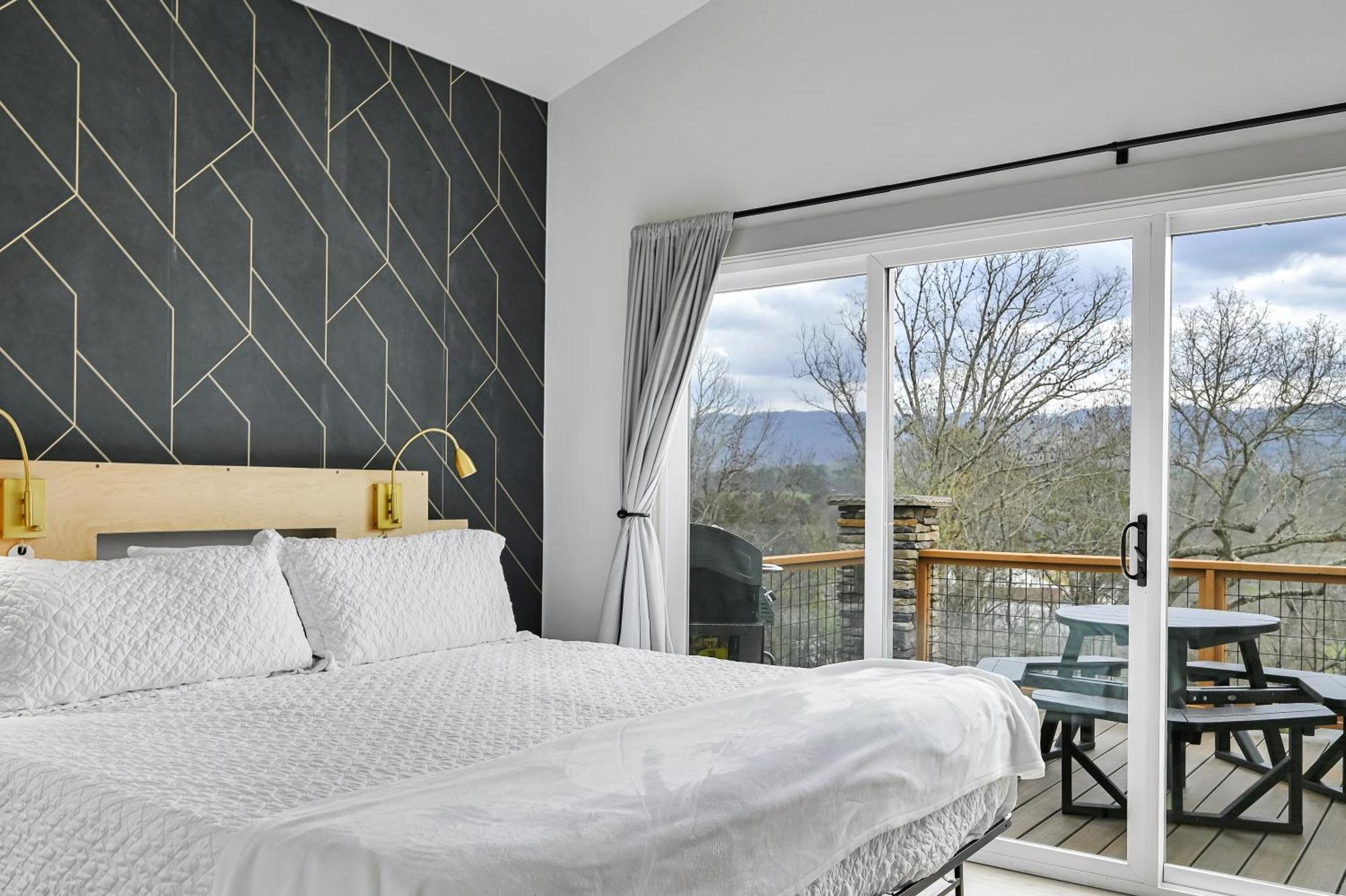 فيلا Mon Tresor, Modern Mountain Views With Deck Weaverville المظهر الخارجي الصورة