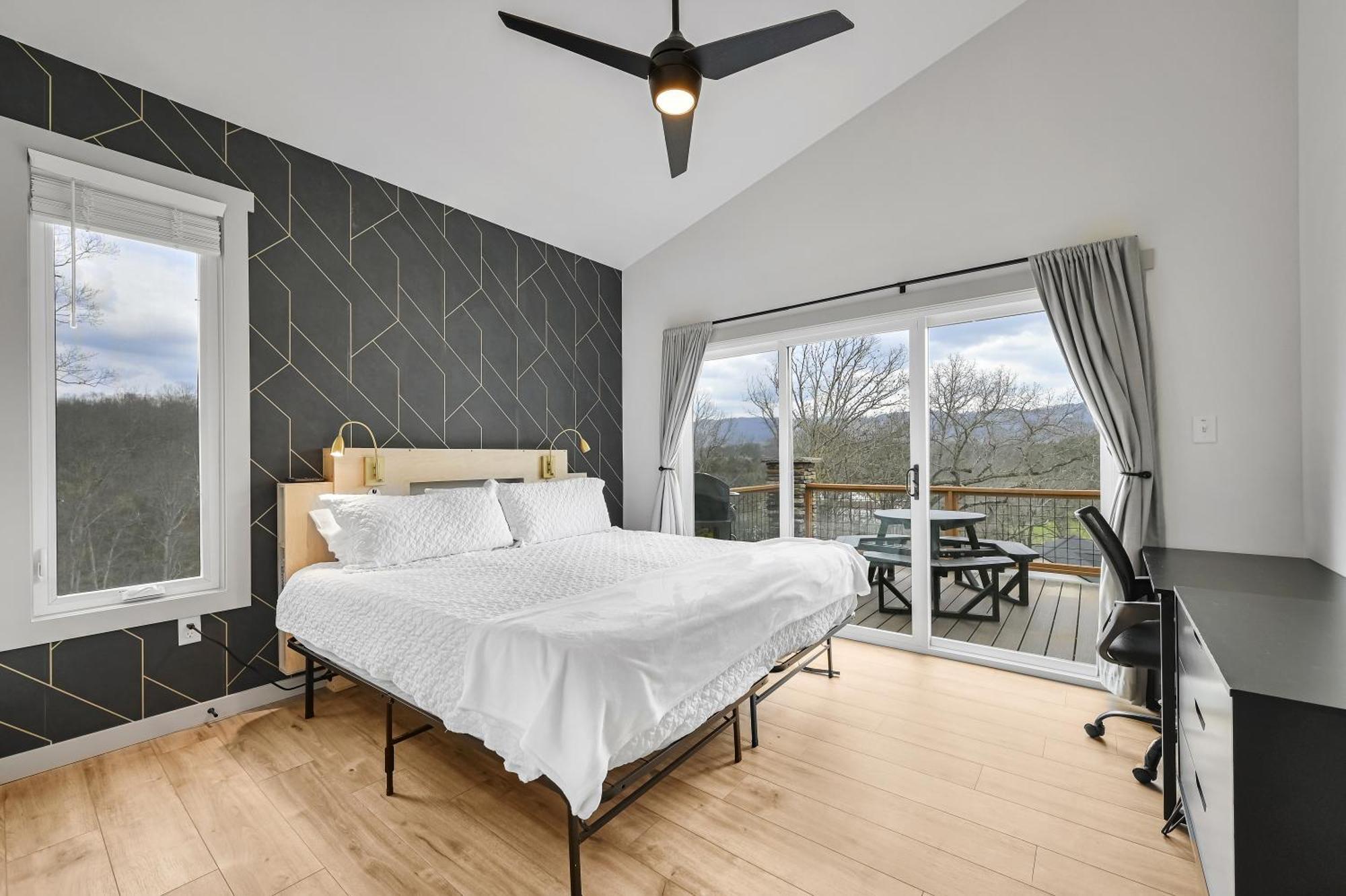 فيلا Mon Tresor, Modern Mountain Views With Deck Weaverville المظهر الخارجي الصورة