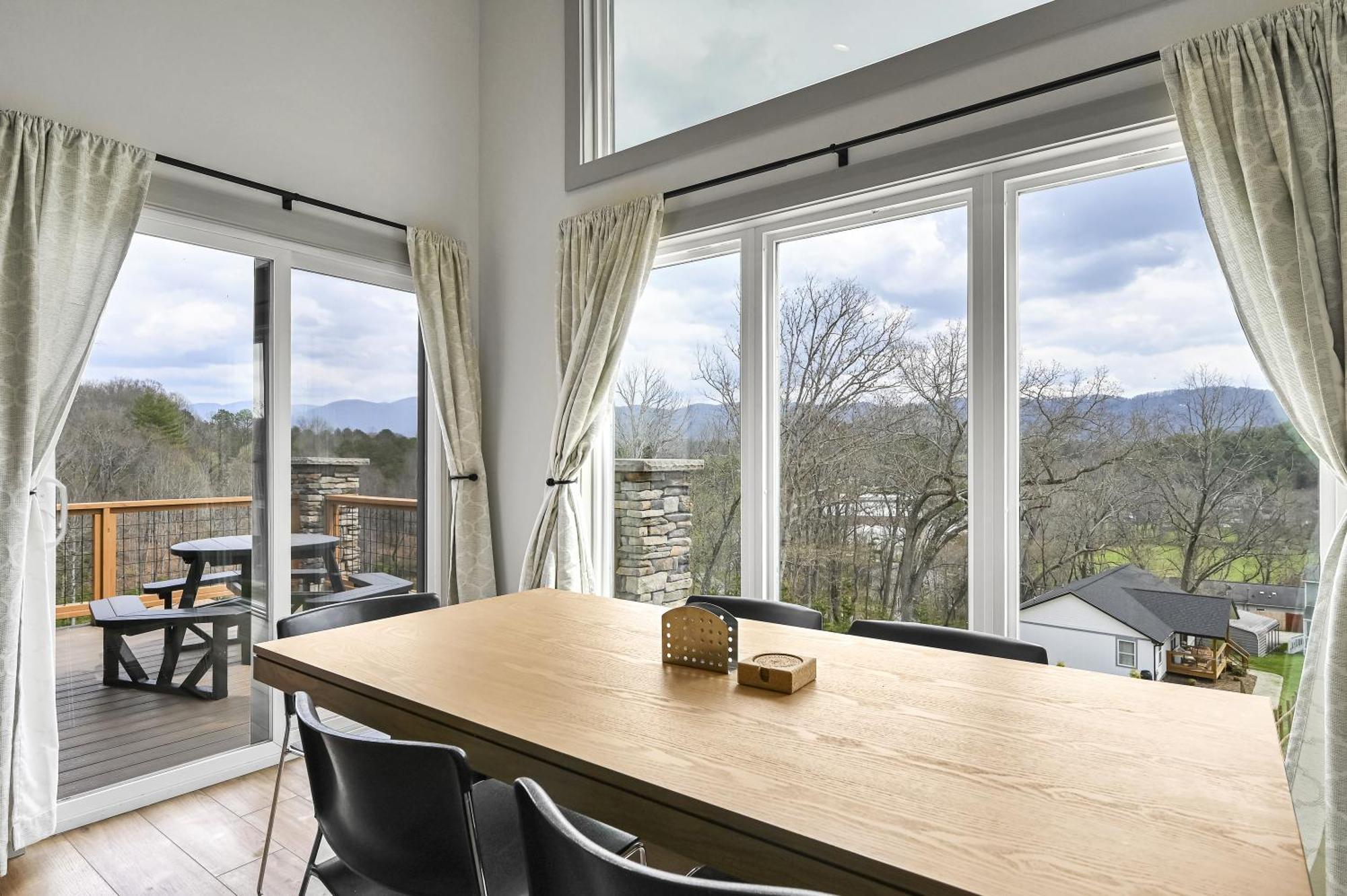 فيلا Mon Tresor, Modern Mountain Views With Deck Weaverville المظهر الخارجي الصورة